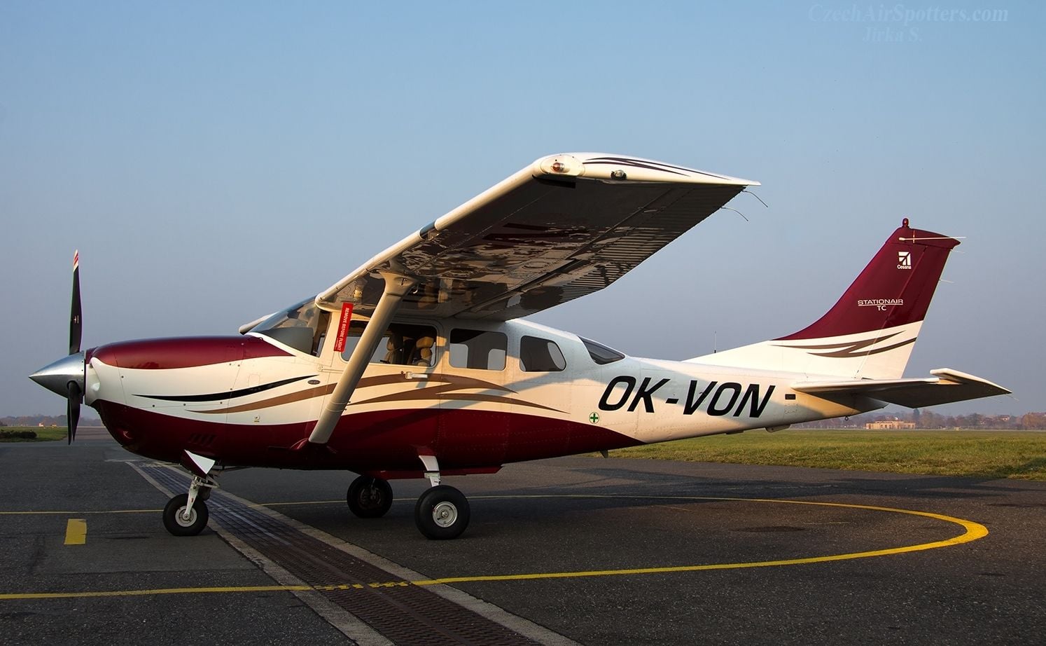 Cessna T206H